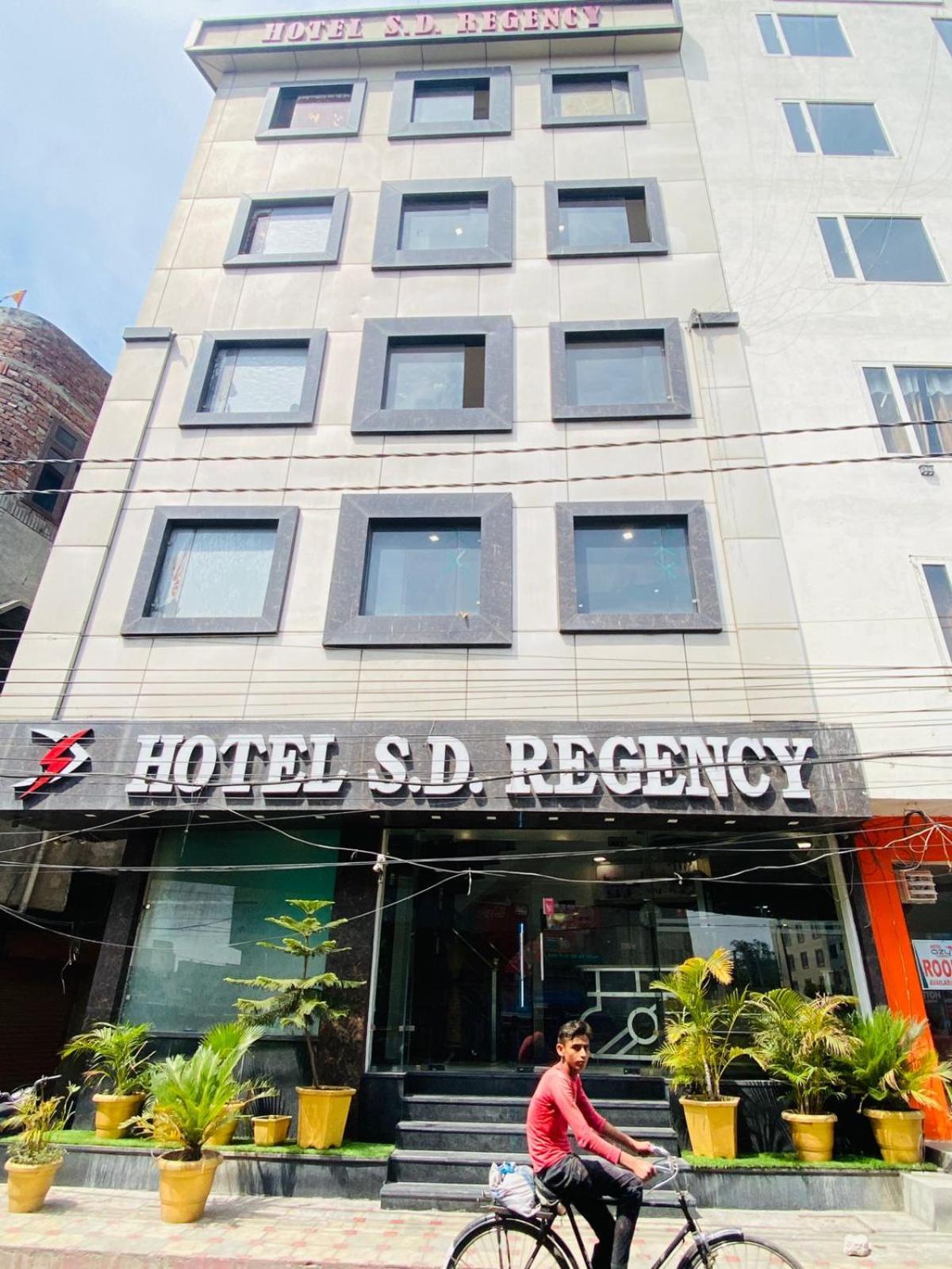 Hotel Sd Regency Amritsar Esterno foto